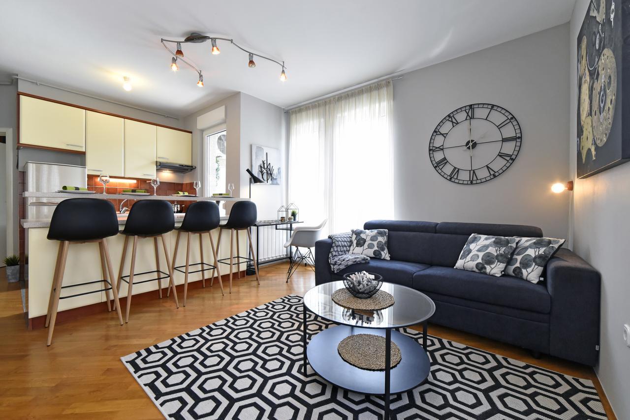 Old Clock Apartment 萨格勒布 外观 照片