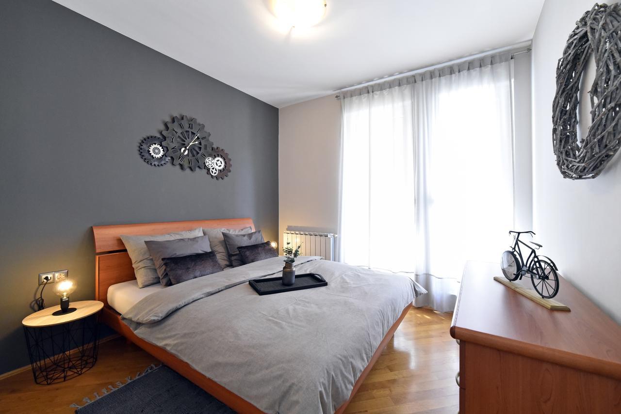 Old Clock Apartment 萨格勒布 外观 照片