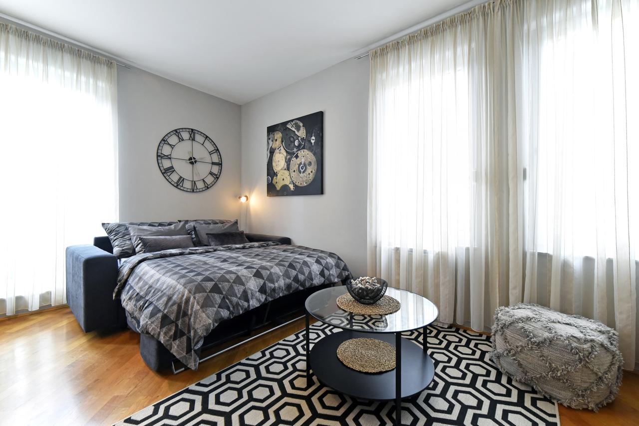 Old Clock Apartment 萨格勒布 外观 照片